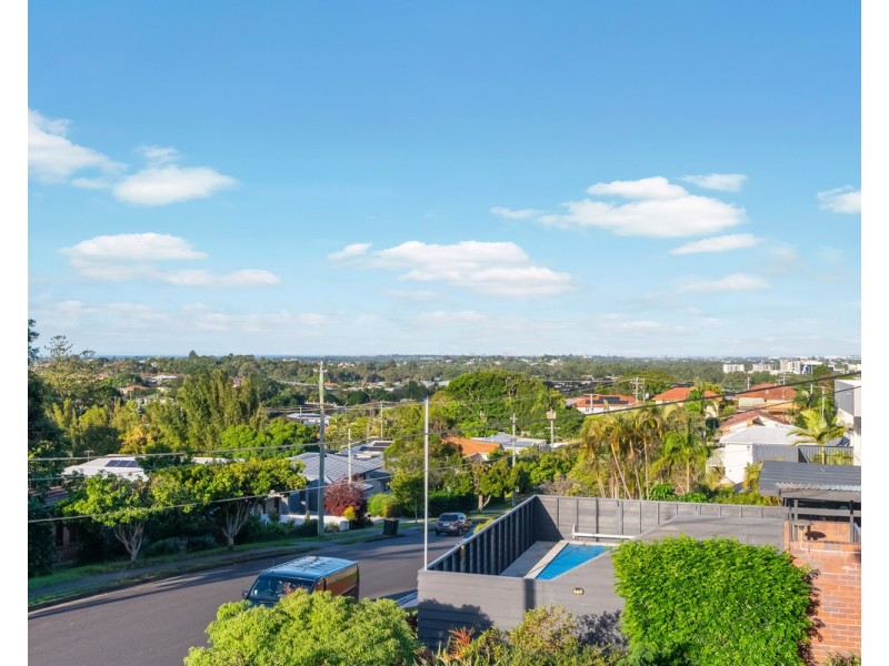 14 Ashley Road, Chermside West QLD 4032