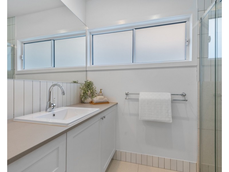 14 Ashley Road, Chermside West QLD 4032