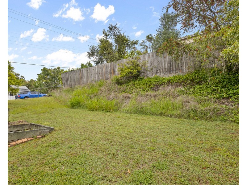 2 Neranda Court, Holland Park QLD 4121