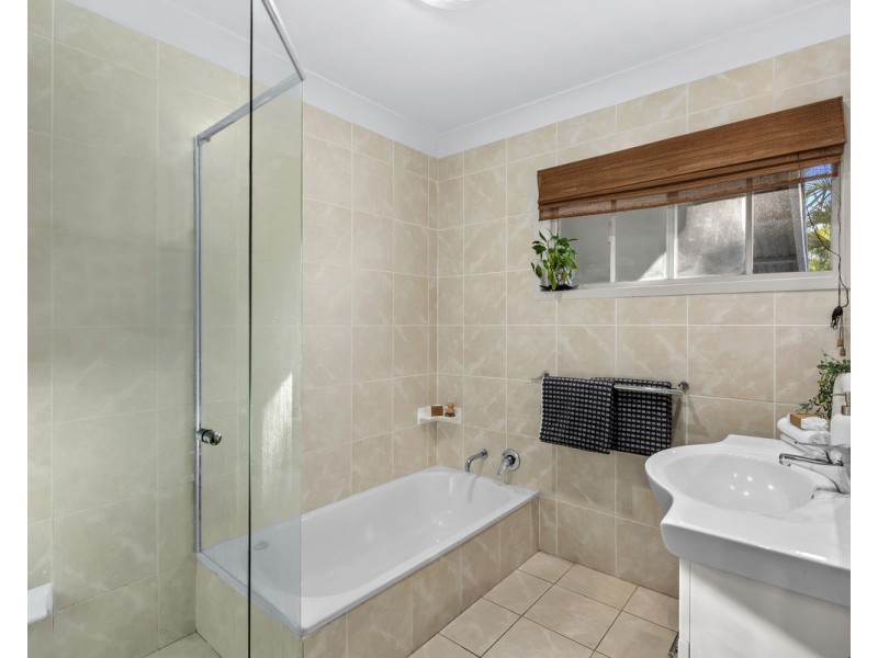 32 Maundrell Terrace, Chermside West QLD 4032