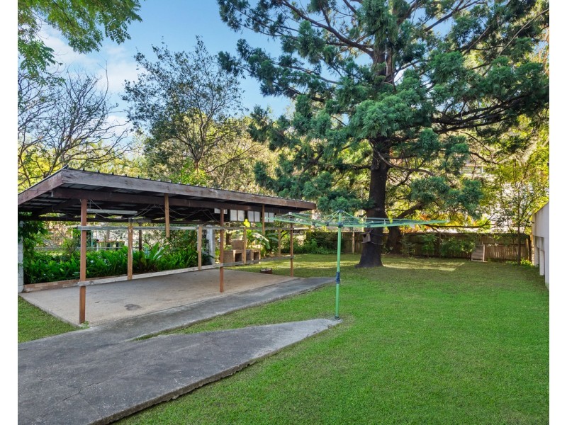 36 Playfield Street, Chermside QLD 4032