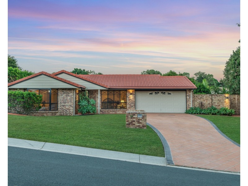 15 Gumview Street, Albany Creek QLD 4035