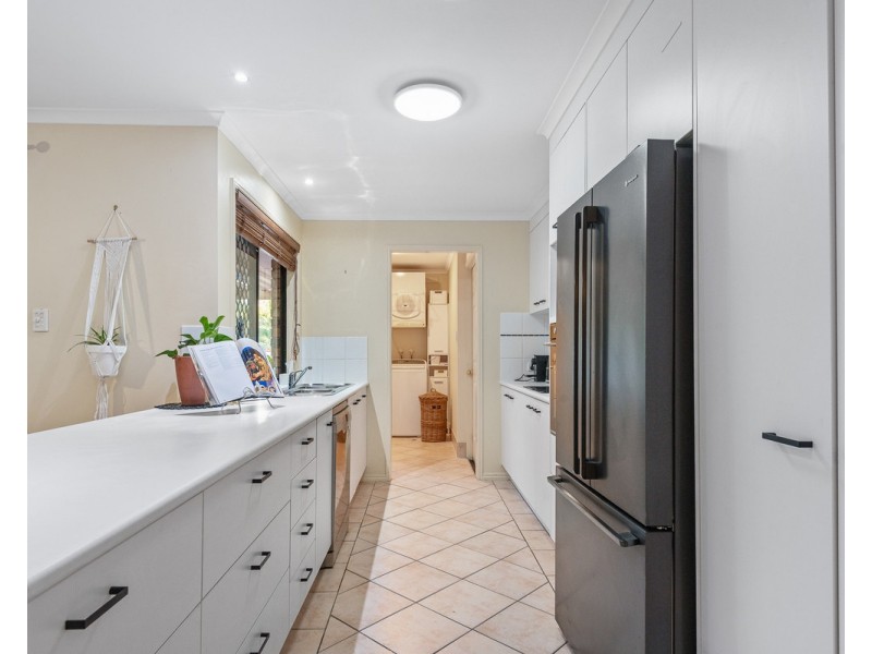 15 Gumview Street, Albany Creek QLD 4035