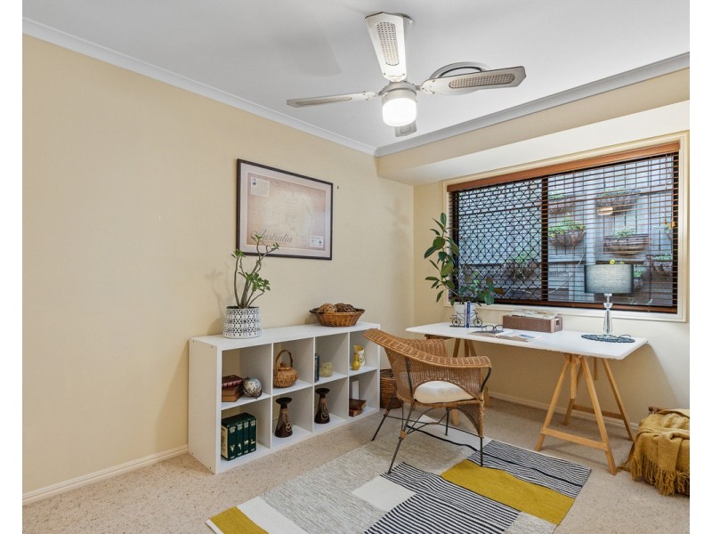 15 Gumview Street, Albany Creek QLD 4035