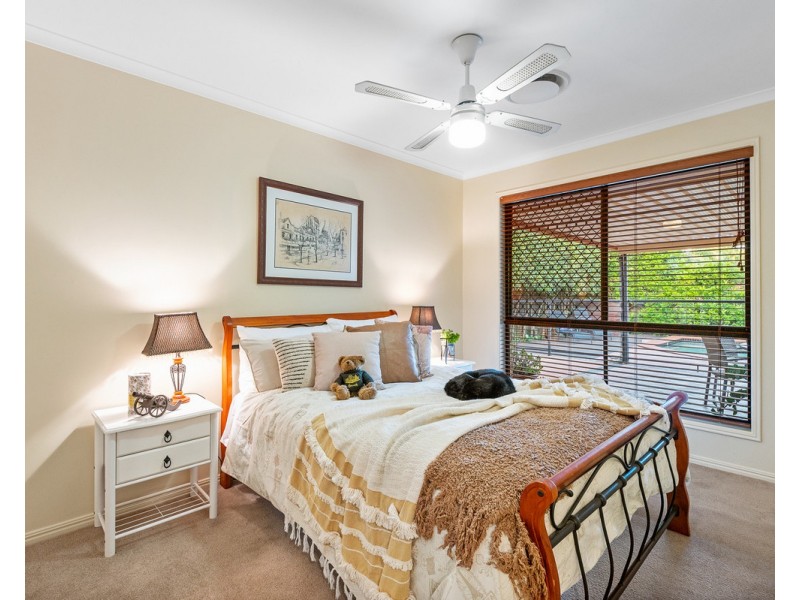 15 Gumview Street, Albany Creek QLD 4035