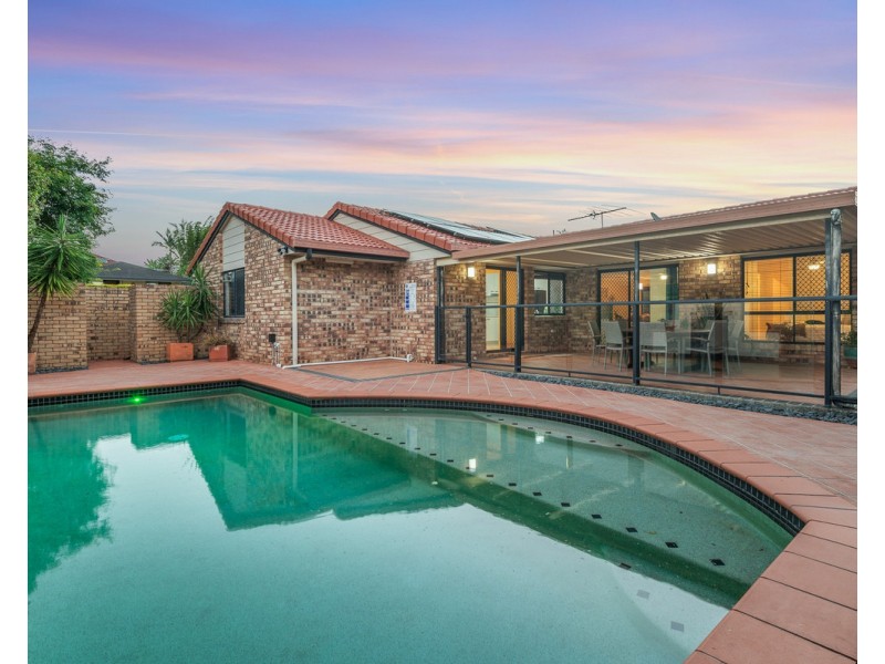 15 Gumview Street, Albany Creek QLD 4035
