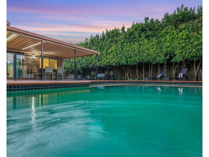 15 Gumview Street, Albany Creek QLD 4035
