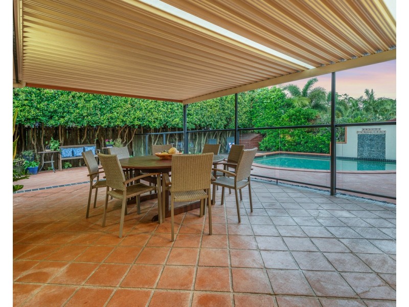 15 Gumview Street, Albany Creek QLD 4035