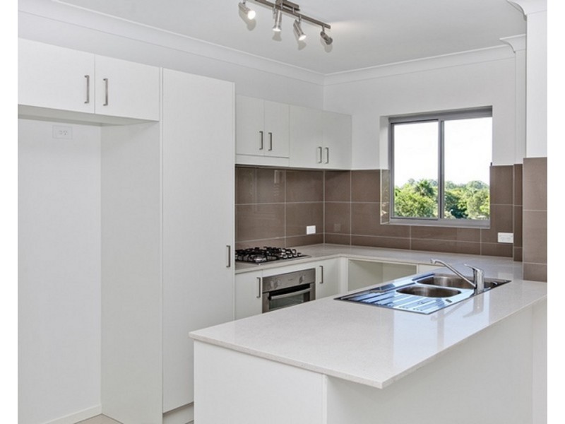 2/23 Grasspan Street, Zillmere QLD 4034