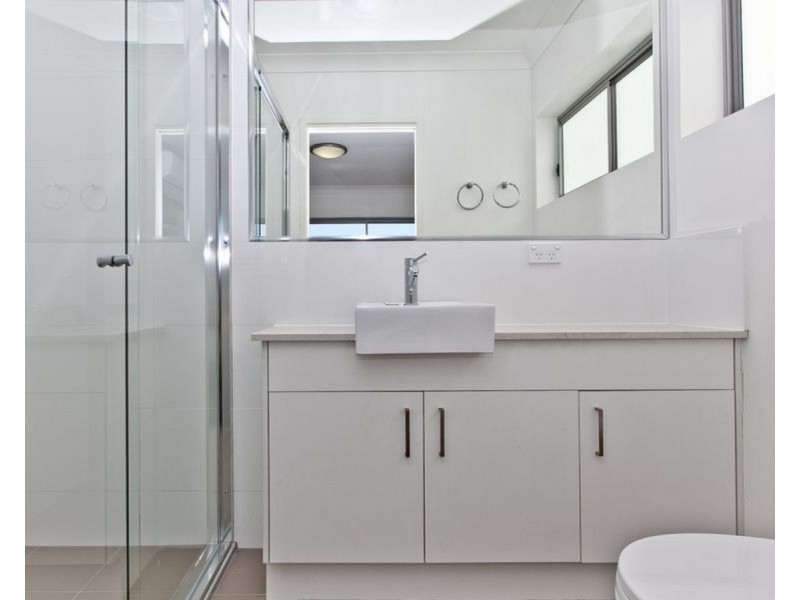 2/23 Grasspan Street, Zillmere QLD 4034