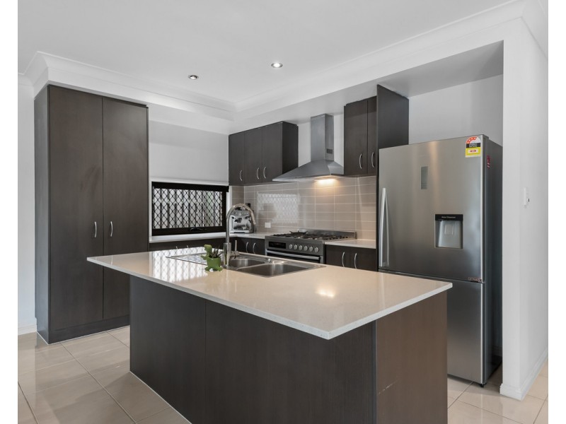 11 Blue Mountains Crescent, Fitzgibbon QLD 4018