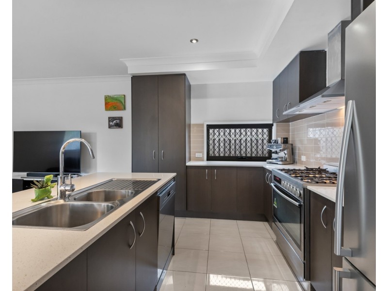 11 Blue Mountains Crescent, Fitzgibbon QLD 4018