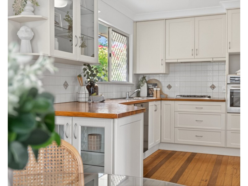 16 Kaiyar Street, Chermside West QLD 4032