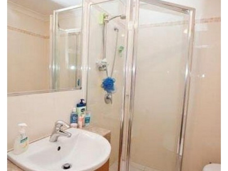 4/15 Curwen Terrace, Chermside QLD 4032