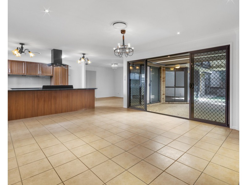 12 Altissimo Court, Eatons Hill QLD 4037