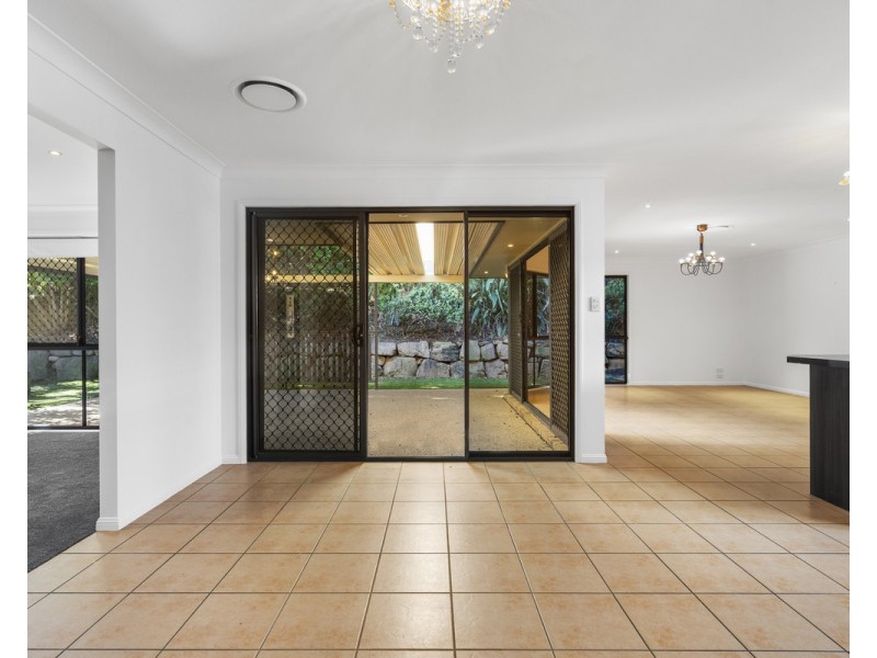 12 Altissimo Court, Eatons Hill QLD 4037