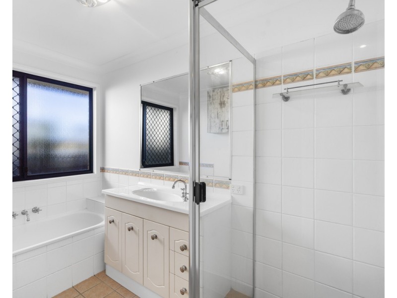 12 Altissimo Court, Eatons Hill QLD 4037