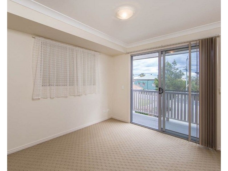 2/11 Buruda Street, Chermside QLD 4032