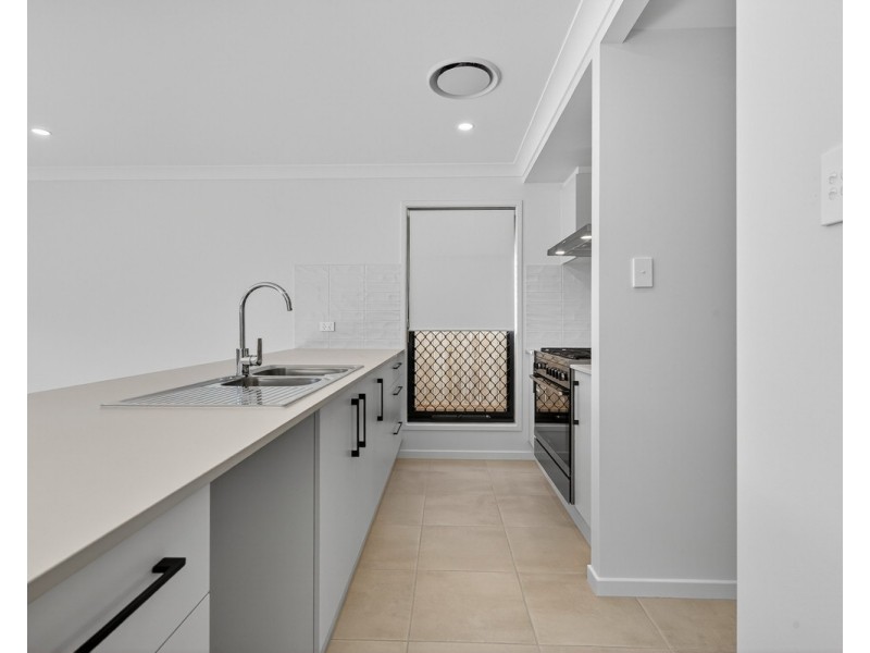 22 Varis Street, Morayfield QLD 4506