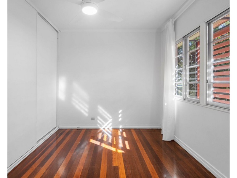 31 Esdale Street, Wavell Heights QLD 4012