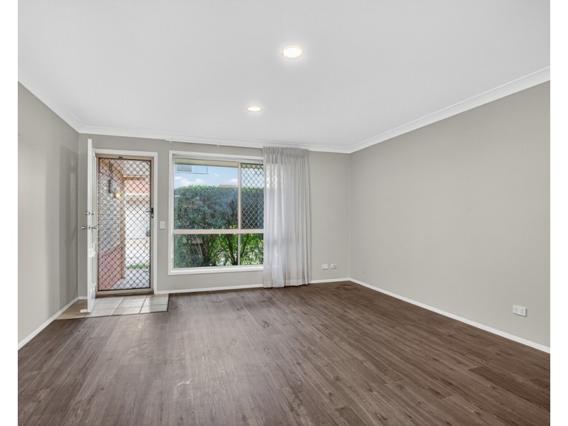 8/5 Hibiscus Circuit, Fitzgibbon QLD 4018