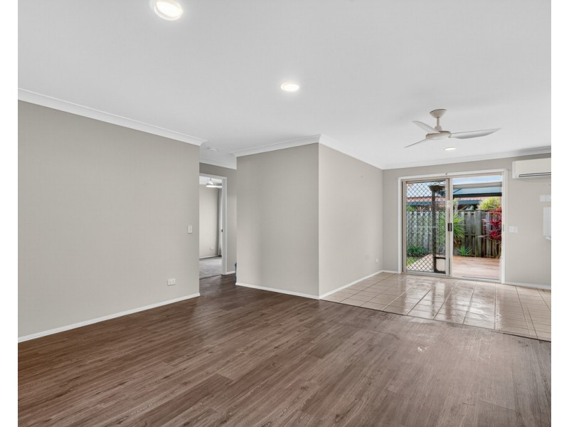 8/5 Hibiscus Circuit, Fitzgibbon QLD 4018