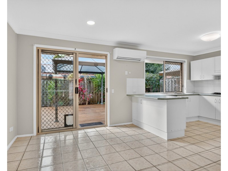8/5 Hibiscus Circuit, Fitzgibbon QLD 4018