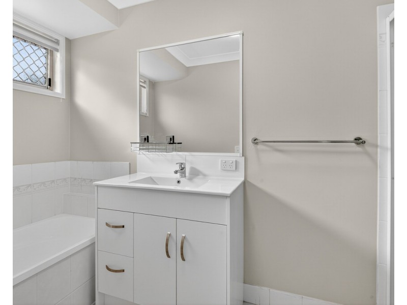 8/5 Hibiscus Circuit, Fitzgibbon QLD 4018