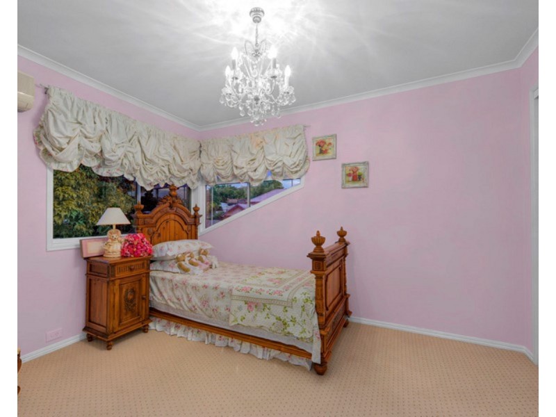 71 Galaxy Street, Bridgeman Downs QLD 4035