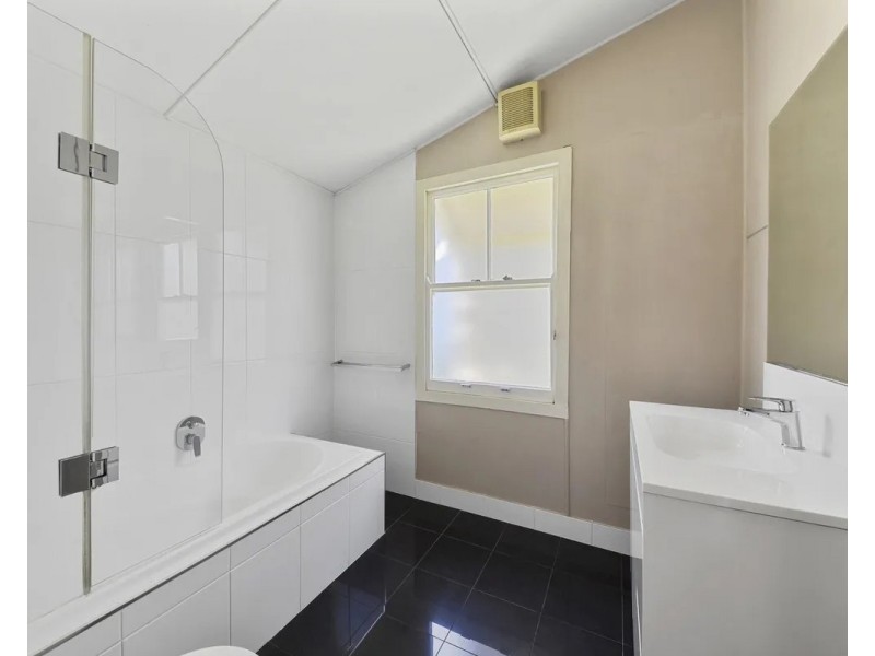 25 Stopford Street, Wooloowin QLD 4030