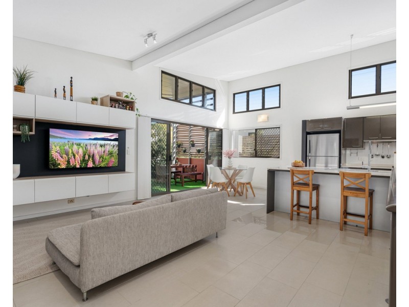 2/15 Bruce Street, Chermside QLD 4032