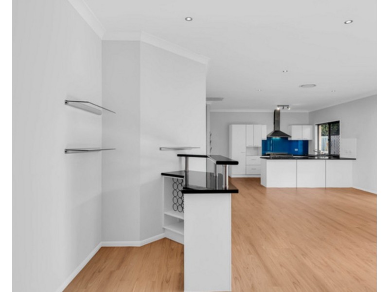 61 Petrie Crescent, Aspley QLD 4034