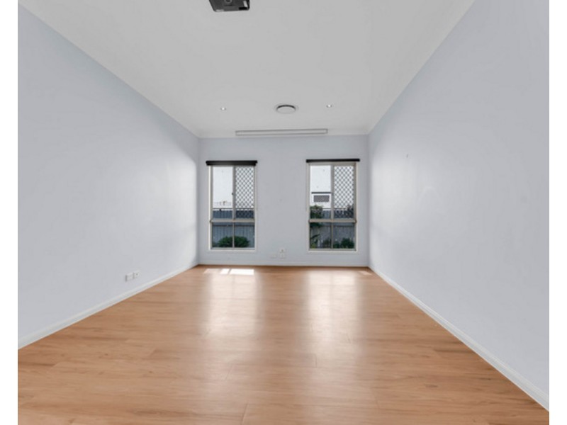 61 Petrie Crescent, Aspley QLD 4034