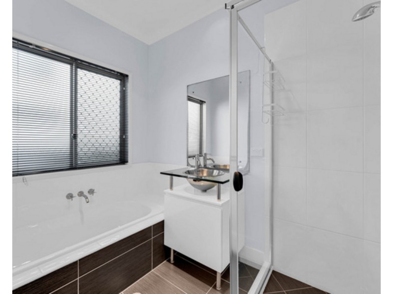 61 Petrie Crescent, Aspley QLD 4034