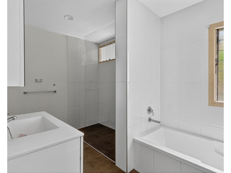 12 Grahams Road, Strathpine QLD 4500