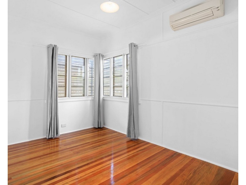 2 Wirega Street, Wavell Heights QLD 4012