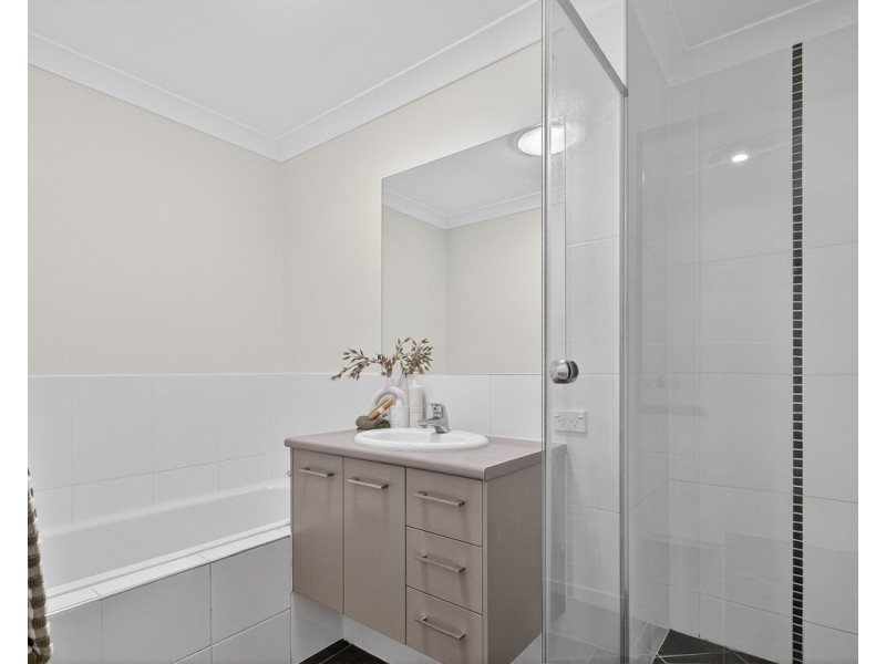 4 Kimberly Park Way, Fitzgibbon QLD 4018