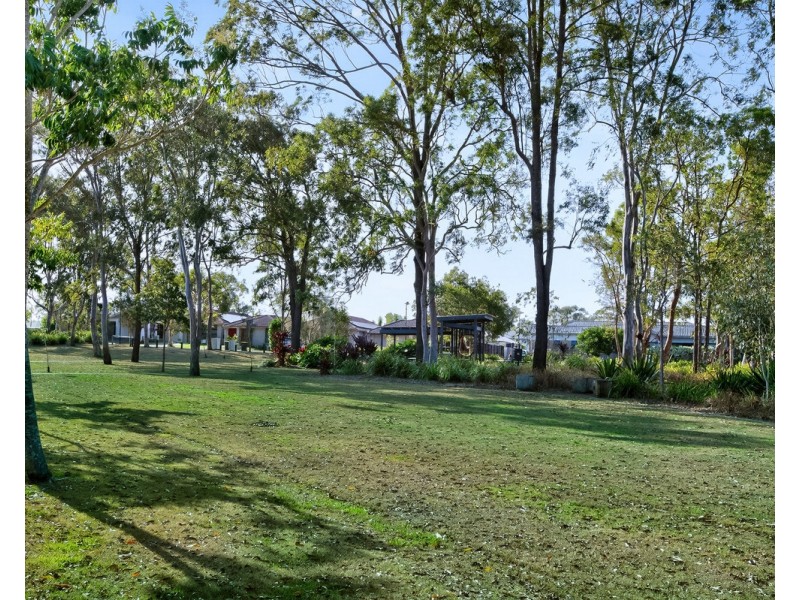 4 Kimberly Park Way, Fitzgibbon QLD 4018