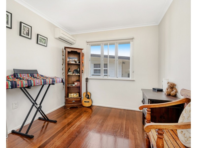 4 Kaiyar Street, Chermside West QLD 4032