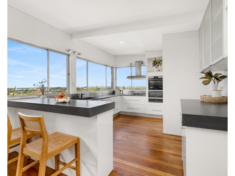 8 Koolewong Street, Stafford Heights QLD 4053