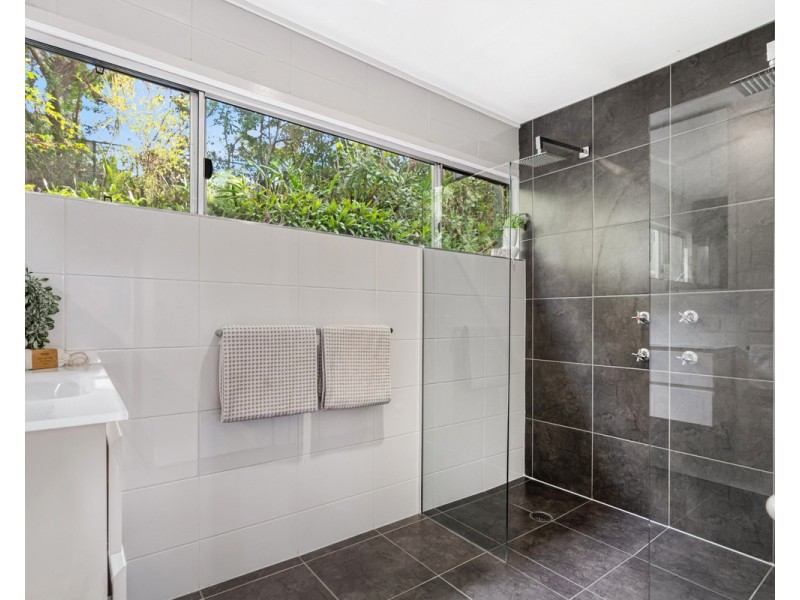 8 Koolewong Street, Stafford Heights QLD 4053