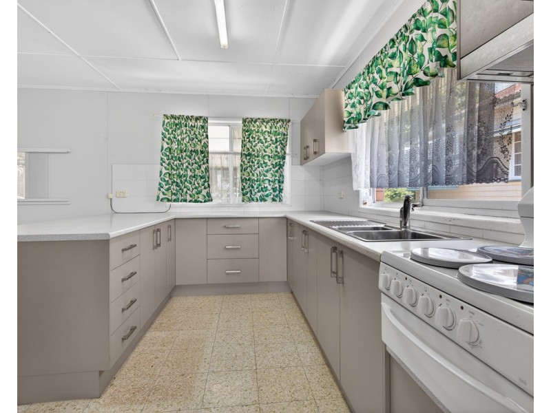 25 Turrana Street, Stafford Heights QLD 4053