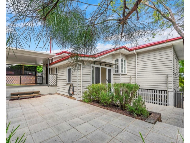 31 East Street, Camp Hill QLD 4152