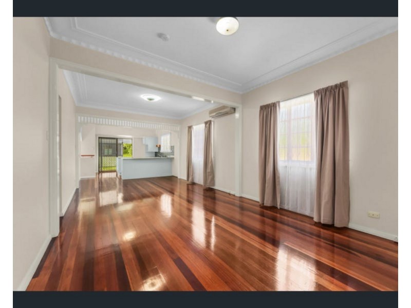 31 East Street, Camp Hill QLD 4152