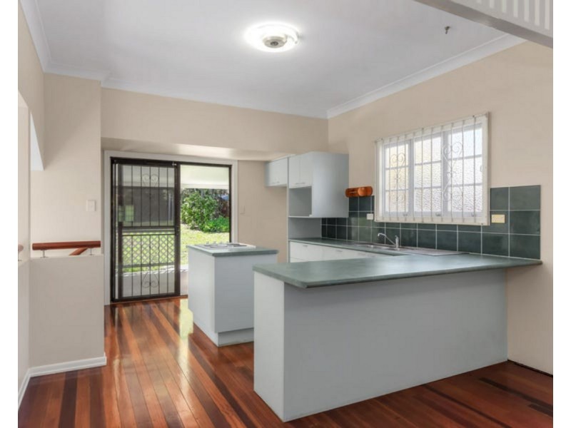 31 East Street, Camp Hill QLD 4152