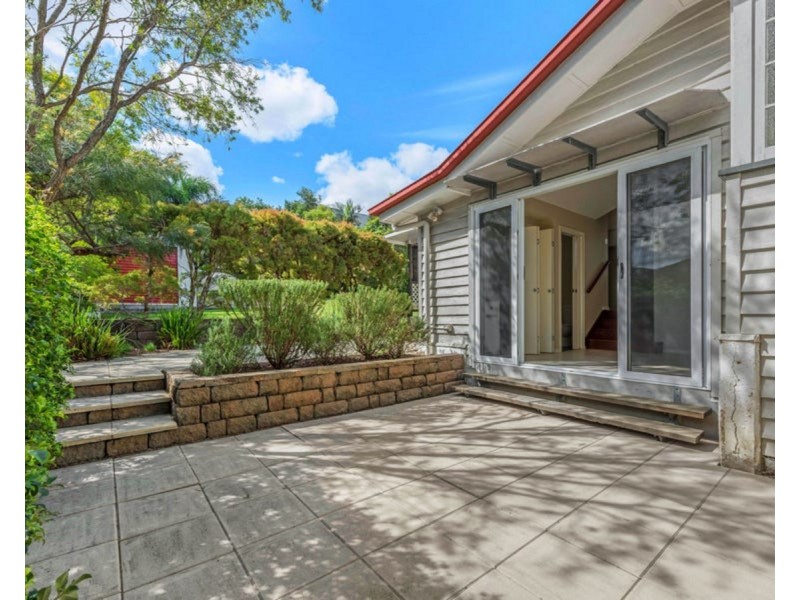 31 East Street, Camp Hill QLD 4152