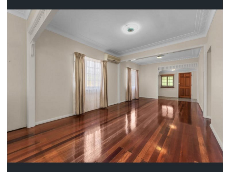 31 East Street, Camp Hill QLD 4152