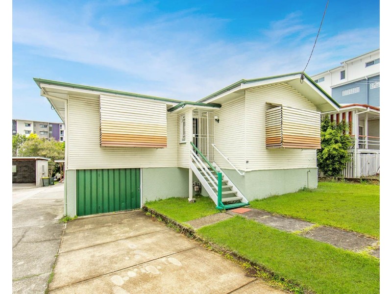 36 Curwen Terrace, Chermside QLD 4032