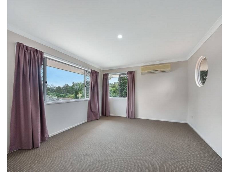 2 Silkyoak Way, Albany Creek QLD 4035