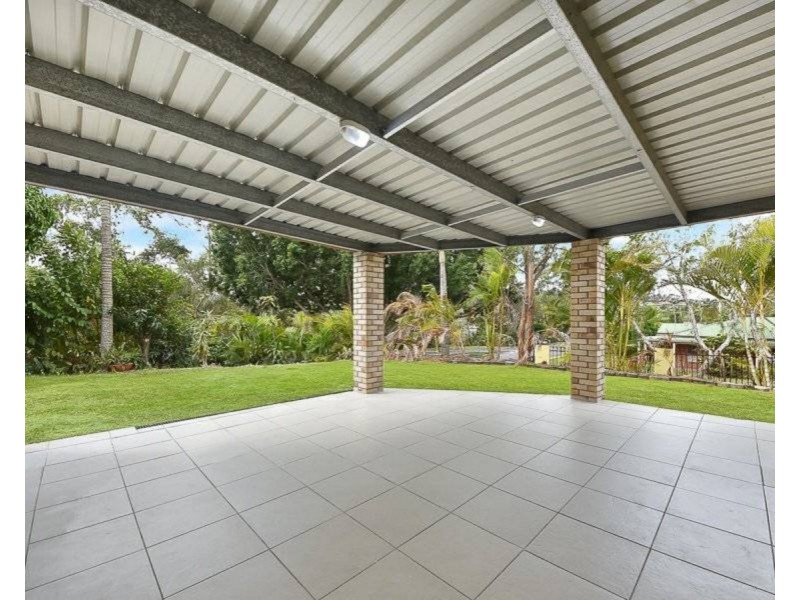 2 Silkyoak Way, Albany Creek QLD 4035